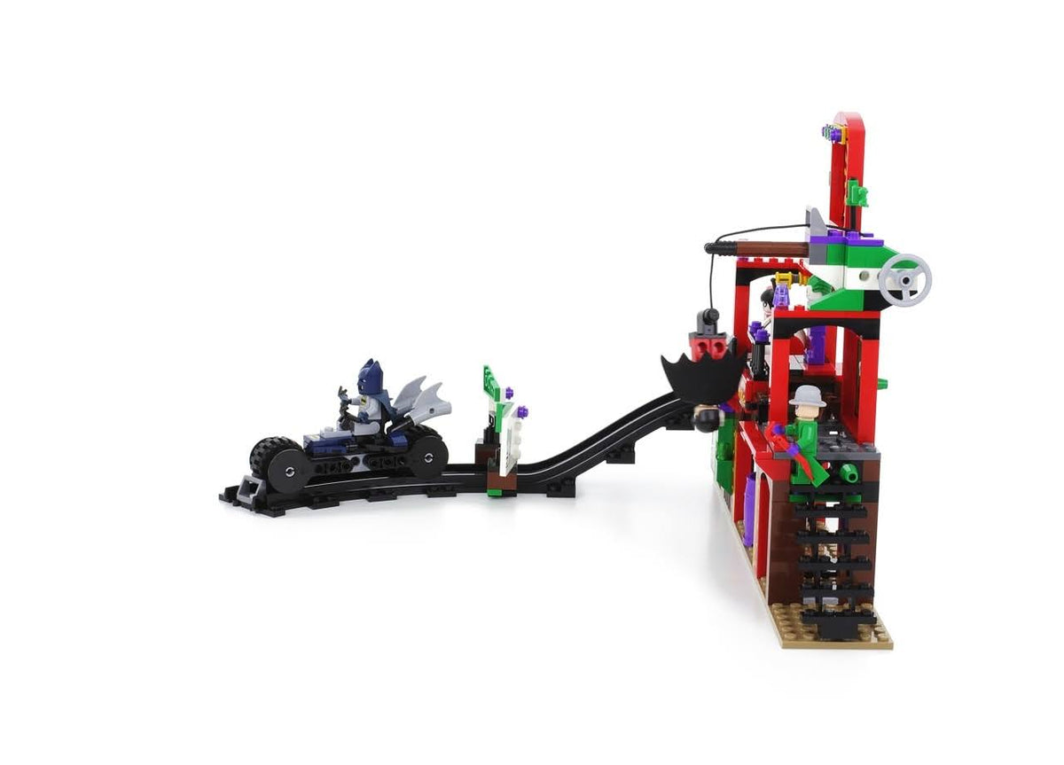 LEGO DC Comics Super Heroes 6857 - The Dynamic Duo Funhouse Escape I12721