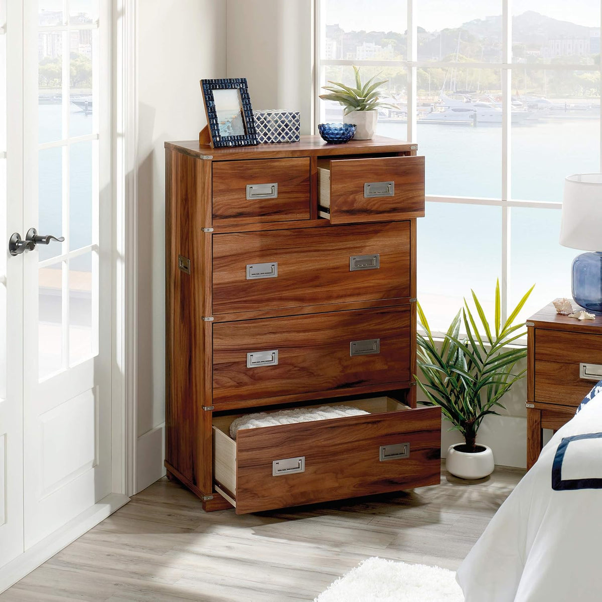 5 Drawer Dresser N6802