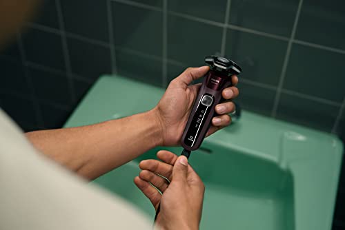 Wet & Dry Electric Shaver with Quick Clean Pod K863442