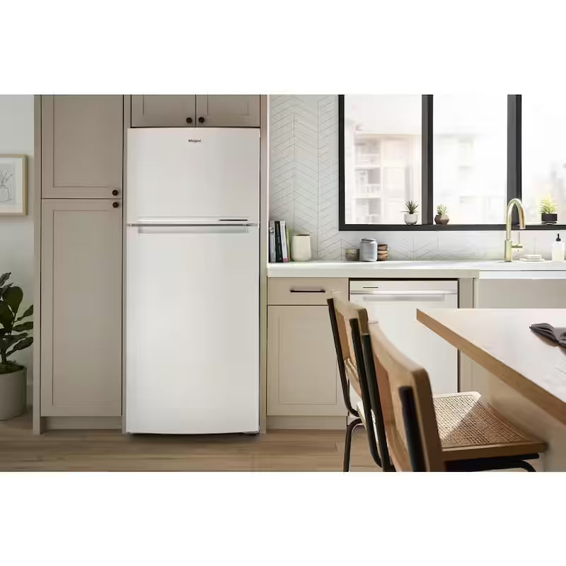 10.0 cu. ft. White Top Freezer Refrigerator S609