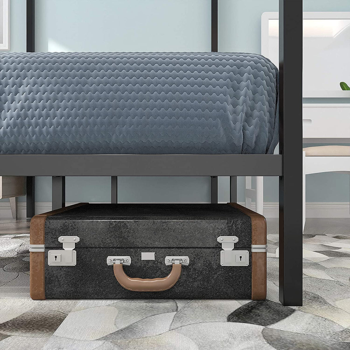 Queen Size Black Metal Canopy Bed Frame with Headboard R564169