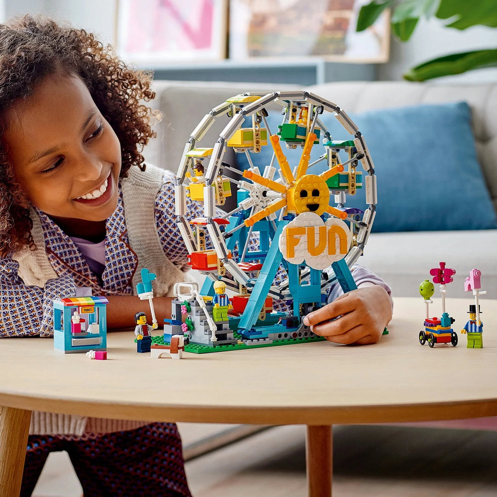 Building Toy with 5 Minifigures 1,002 Pieces E7570